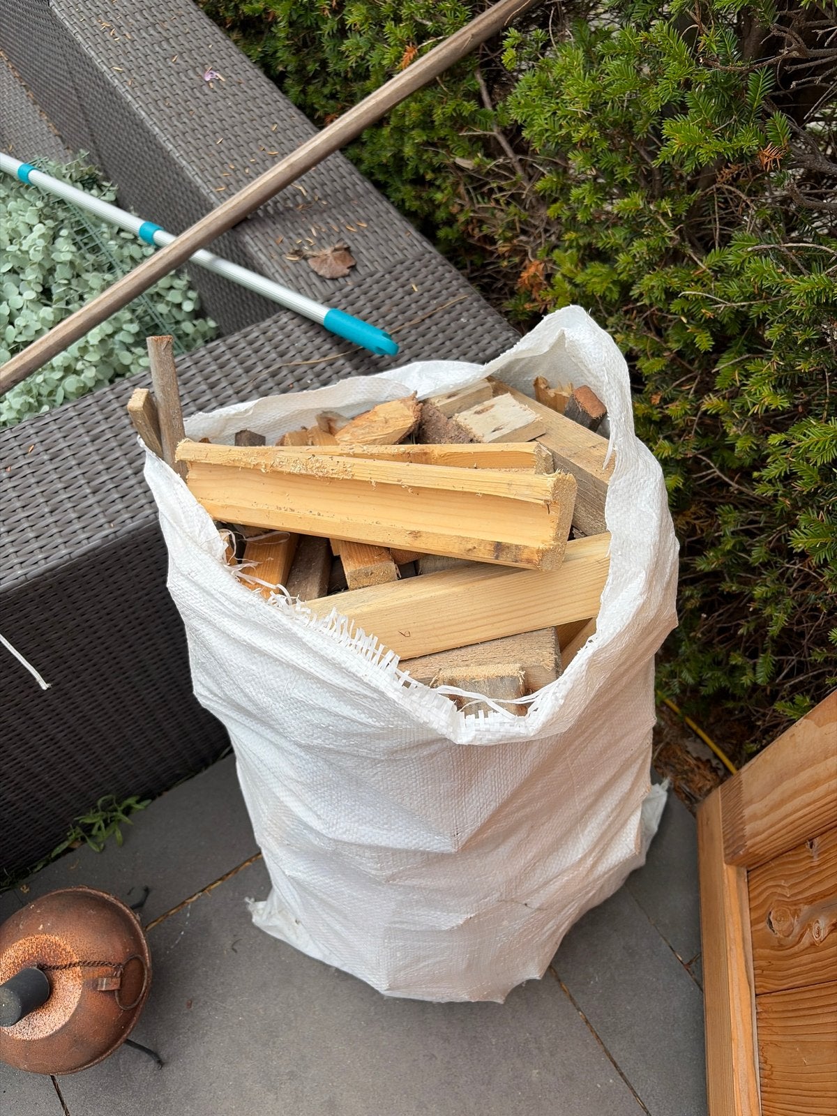 Zak brandhout | Gratis, Tuin en Terras, Haardhout, Minder dan 3 m³, Ophalen, Overige houtsoorten, Blokken