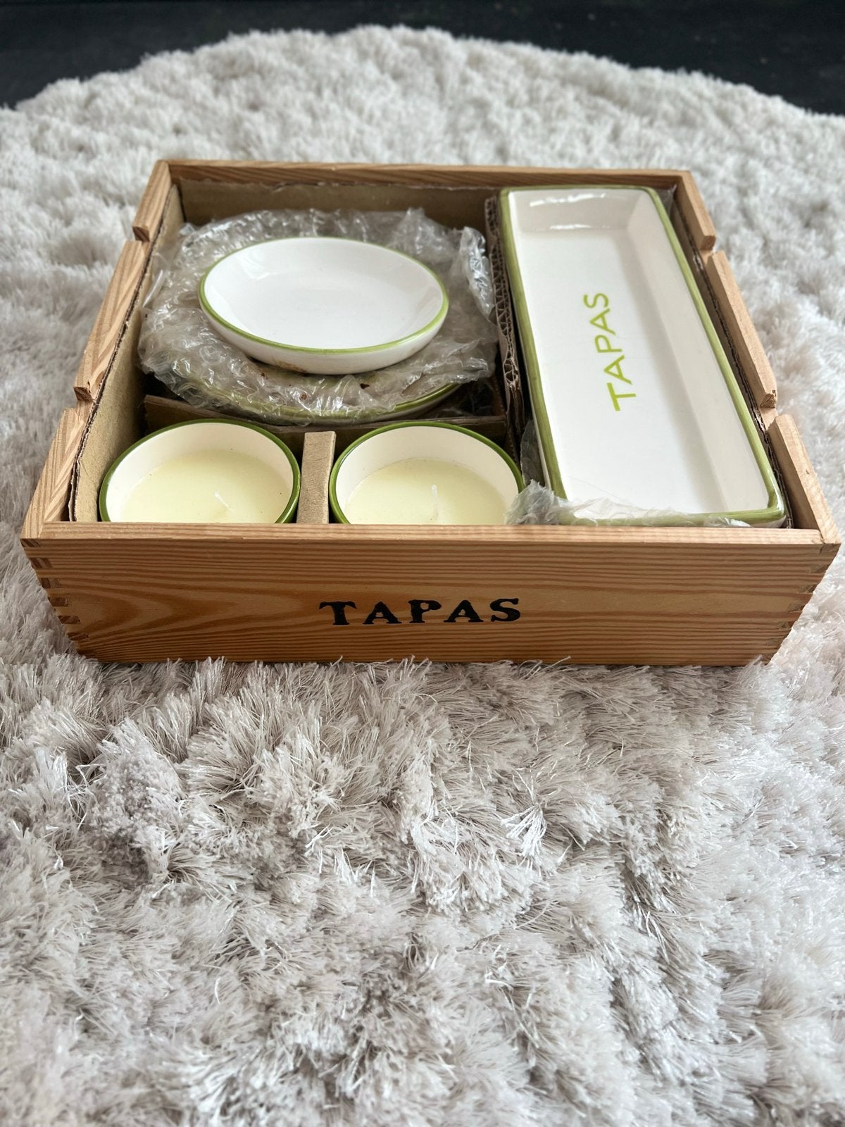 Tapas servies set - 4 bordjes, 2 schaaltjes, 2 kaarsjes, Huis en Inrichting, Keuken | Servies, Overige merken, Verzenden, Keramiek