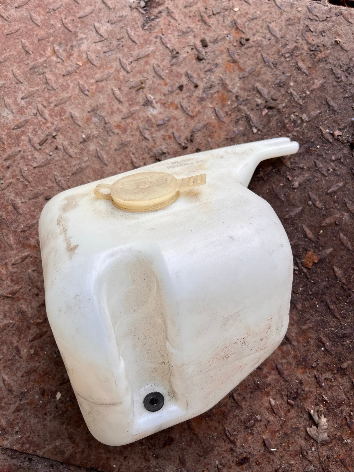 BMW e30 Ruitensproeier Reservoir 1370789 RKW, Ophalen of Verzenden, Gebruikt, BMW