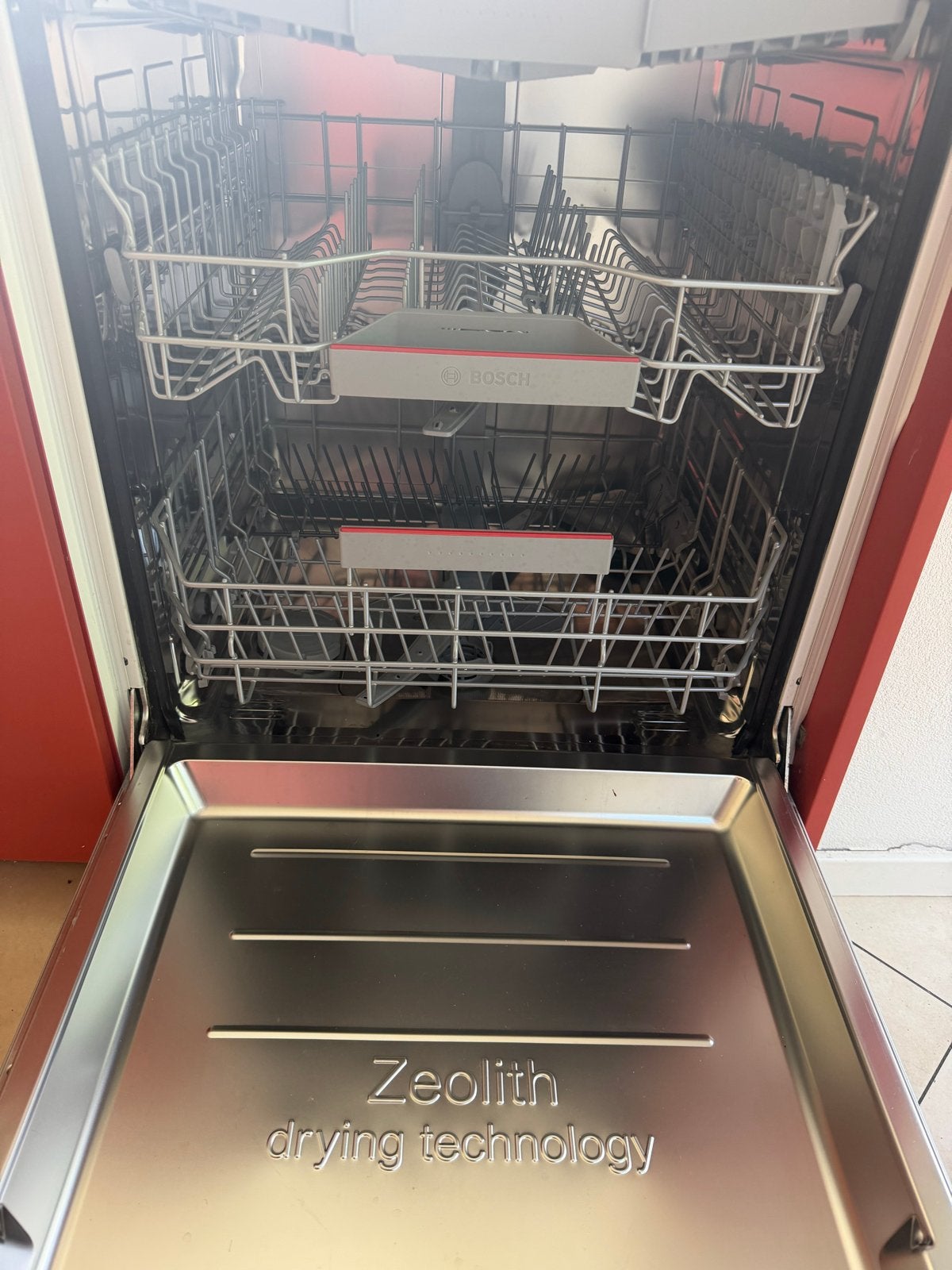 Bosch PerfectDry vaatwasmachine met Zeolith uit 2024, Ophalen, 60 cm of meer, Zo goed als nieuw, Energieklasse A of zuiniger