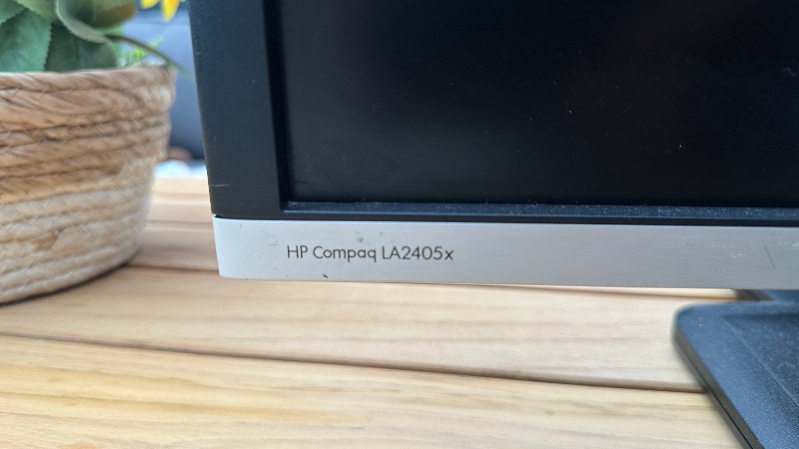 HP Compaq LA2405x Monitor - 24 inch Full HD, Ophalen, Gebruikt, In hoogte verstelbaar, Full HD