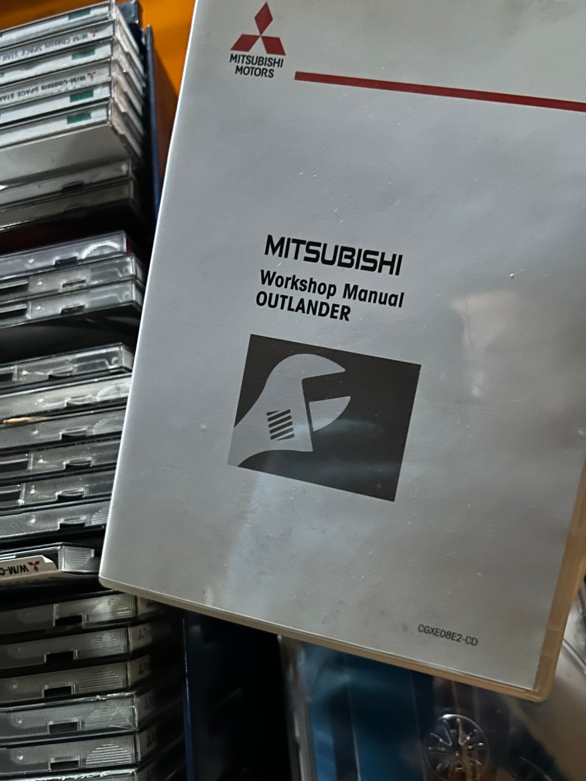 Verzameling handboeken Mitsubishi, Ophalen