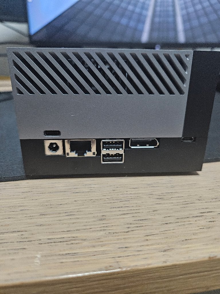 Foto 3 van NVIDIA Jetson AGX Orin 64GB Dev Kit + 4TB NVMe + 1TB microSD