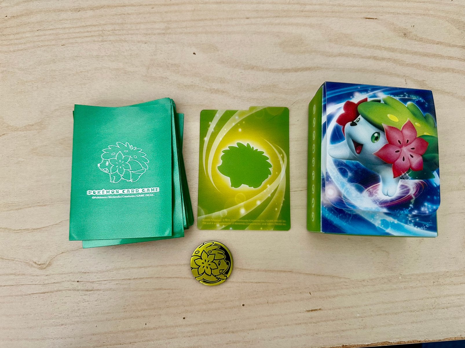 Pokémon Center Japan Shaymin Deck Box & Sleeves Set, Ophalen of Verzenden, Nieuw, Overige typen