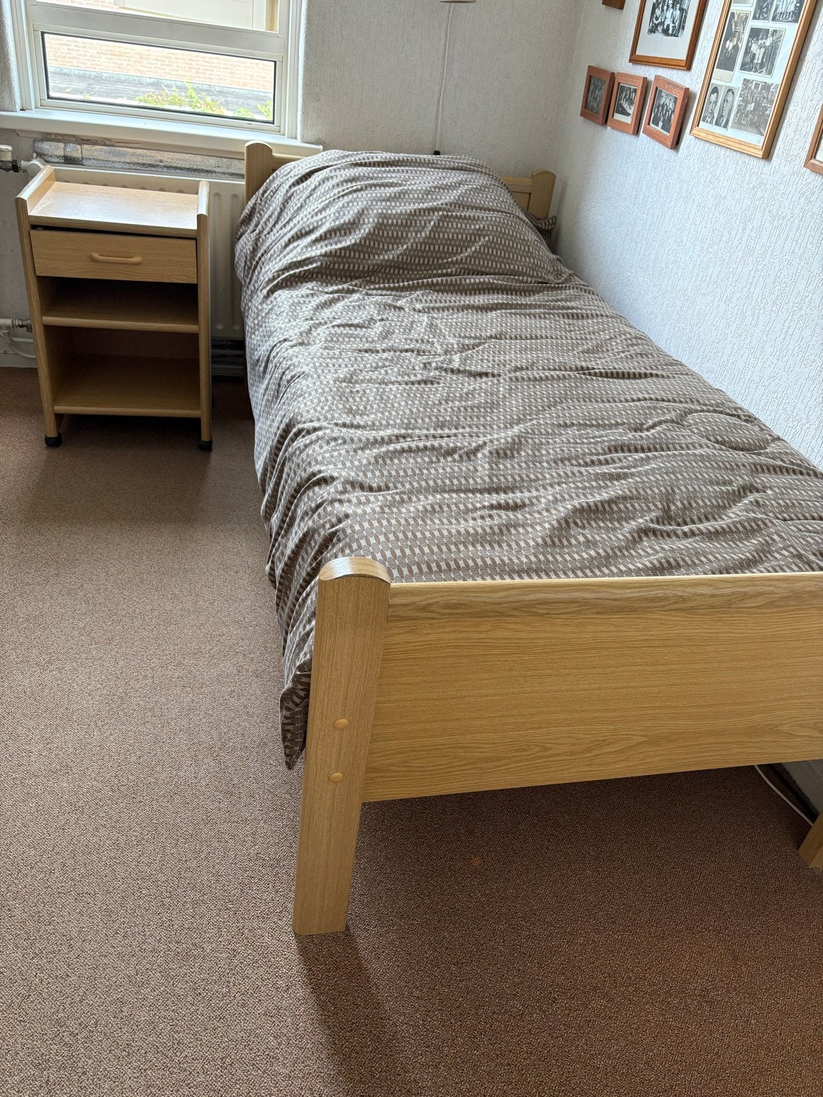Senioren bed, Ophalen, Verstelbaar, 90 cm, Eenpersoons