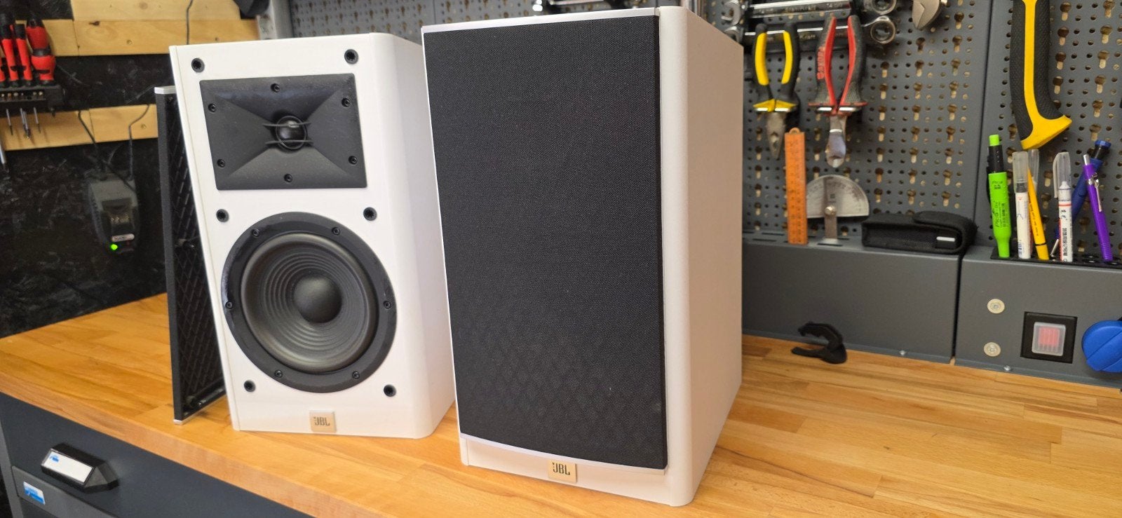 JBL Arena 130 Boekenplank Speakers - Wit (Paar)