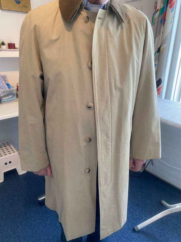 Sjieke Bugatti herenjas met suède kraag., Kleding | Heren, Jassen | Winter, Ophalen of Verzenden, Gedragen, Maat 52/54 (L), Beige