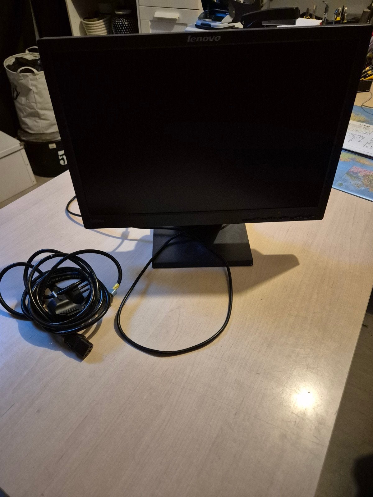 Lenovo ThinkVision L197WA Monitor - 19 inch, Computers en Software, Ophalen, Gebruikt, VGA, Lenovo