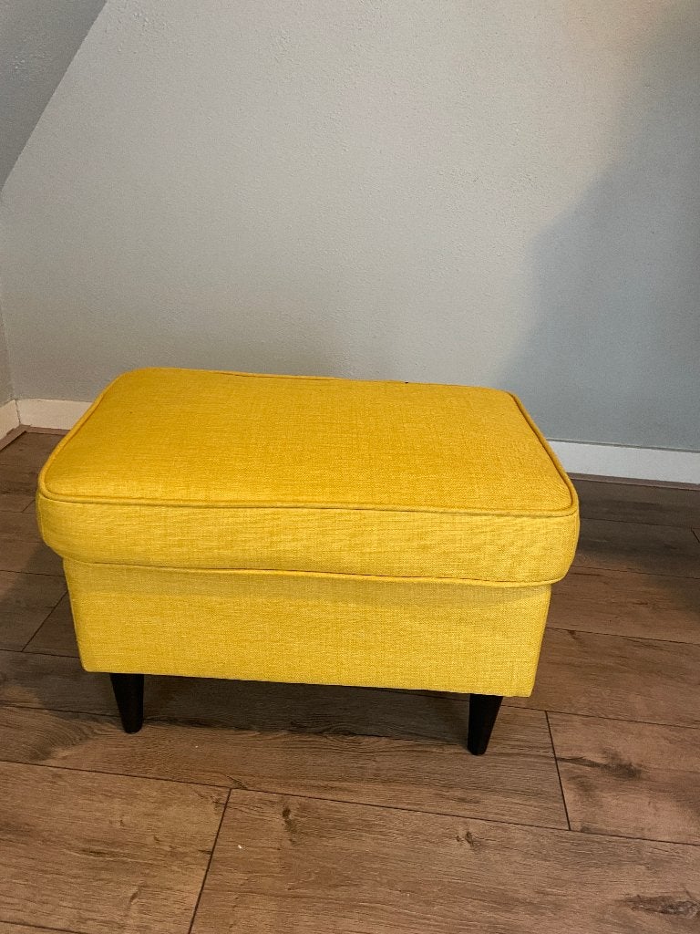 STRANDMON Yellow Footstool, Huis en Inrichting, Fauteuils, Ophalen, Zo goed als nieuw, Minder dan 75 cm, Minder dan 50 cm