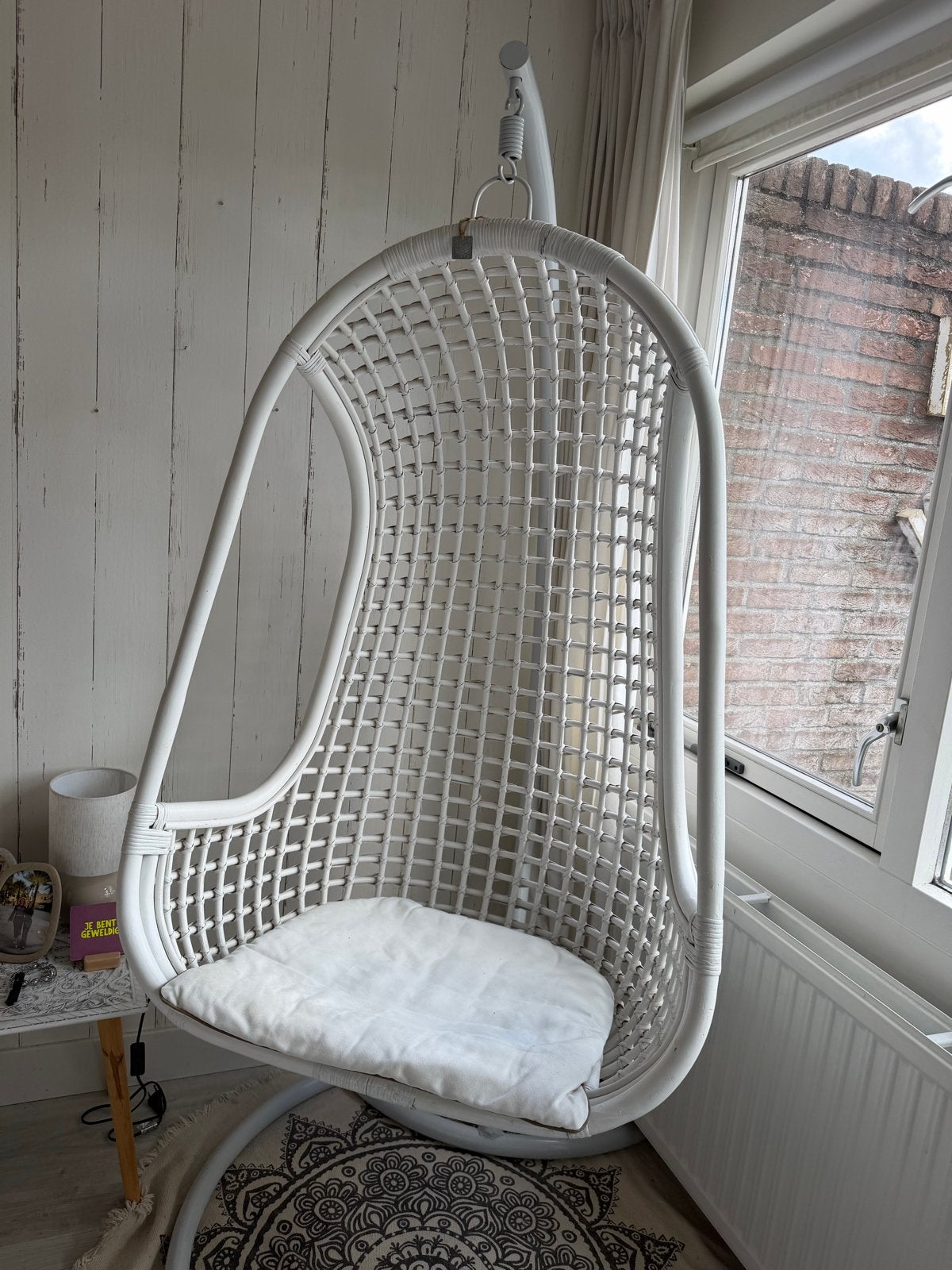 Witte hangstoel met standaard - Goede staat, Ophalen, Gebruikt, Wit, Riet of Rotan