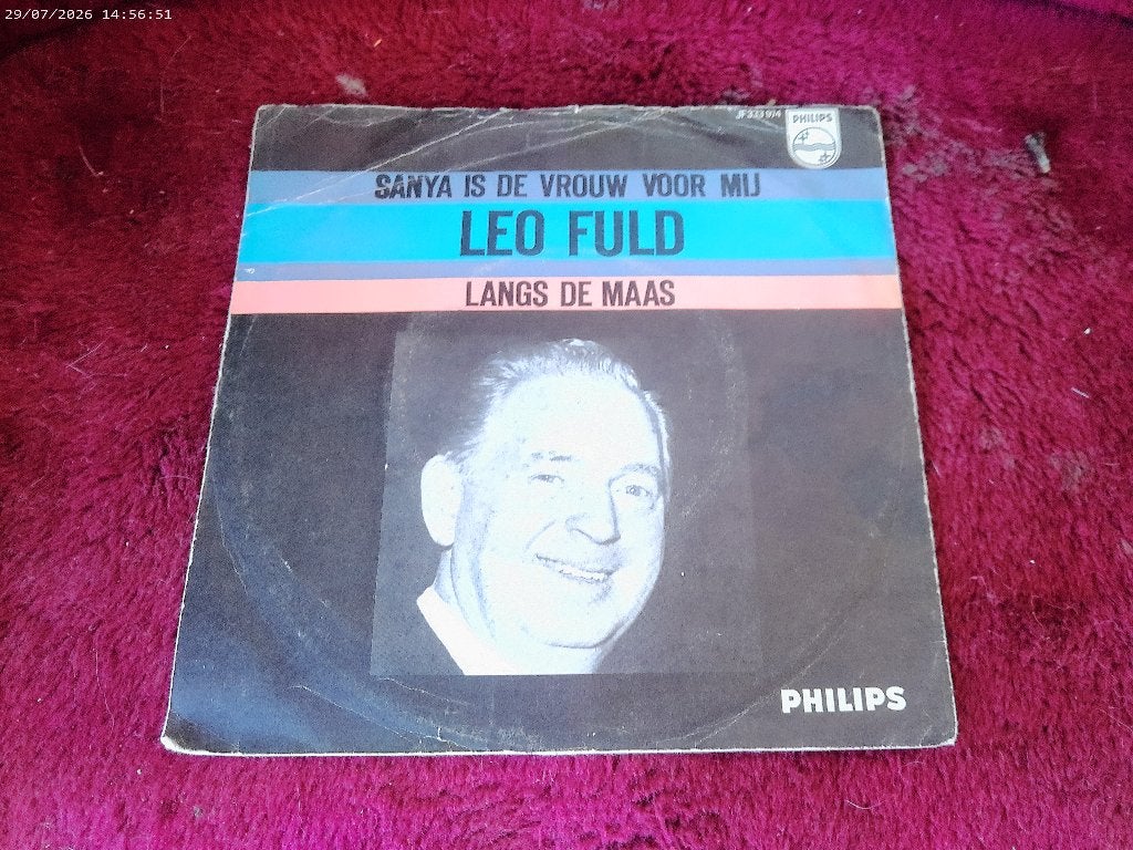 Leo Fuld - Sanya is de vrouw voor mij / langs de Maas, Gebruikt, Fotohoes, 7 inch, Ophalen of Verzenden