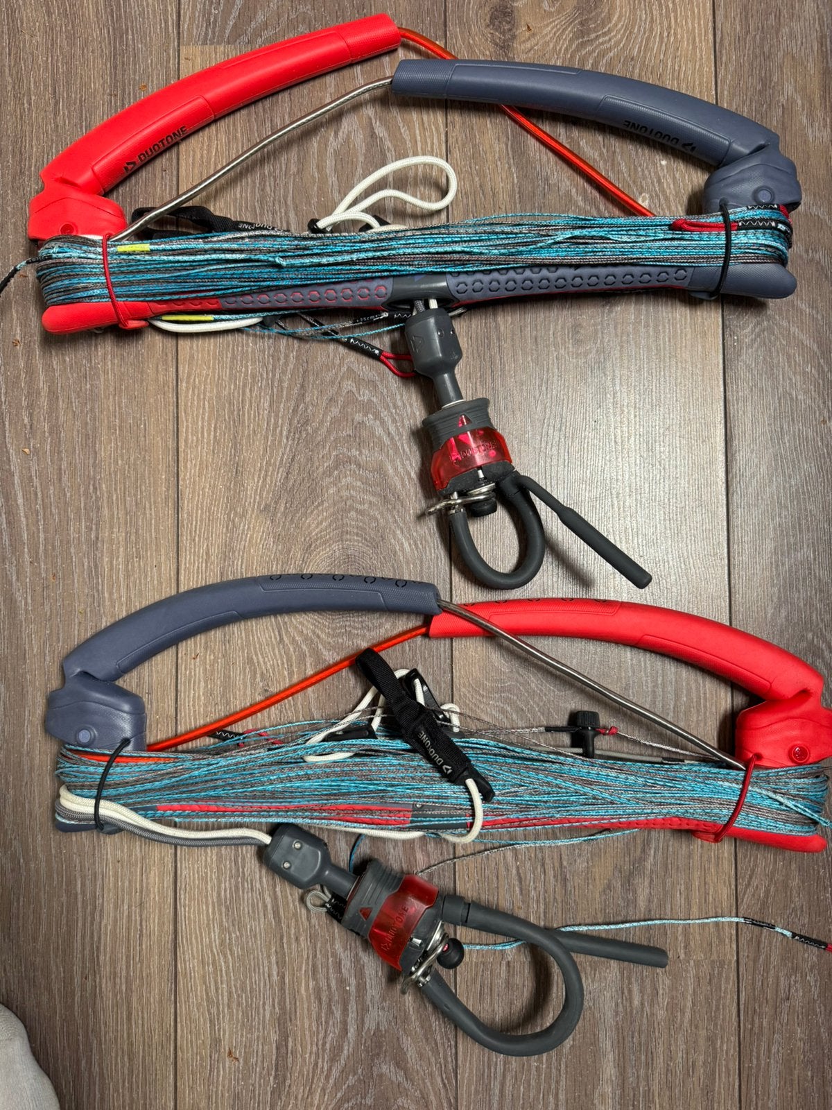 Duotone click en trustbarren, Watersport en Boten, Kitesurfen, Geen board, Ophalen of Verzenden, Zo goed als nieuw