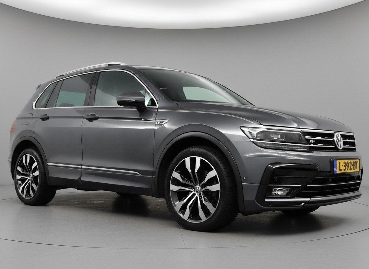 Volkswagen Tiguan 1.4 TSI R-LINE Highline Business R | 100%, Auto's, 4 cilinders, Leder en Stof, SUV of Terreinwagen, 1398 kg