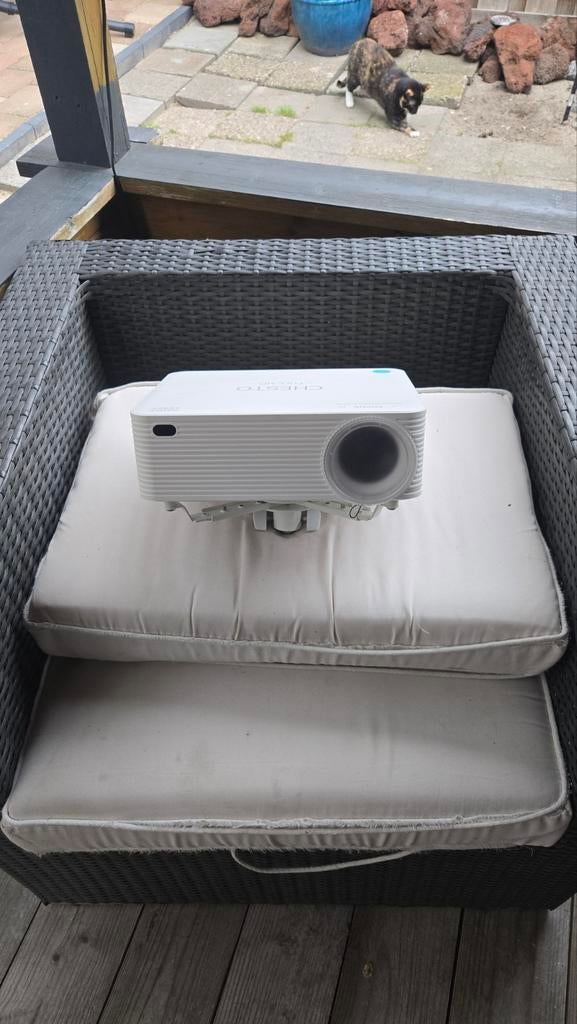 Chesto Full HD Beamer met plafondbeugel en elektrisch scherm, Ophalen, Gebruikt, LED, Full HD (1080)