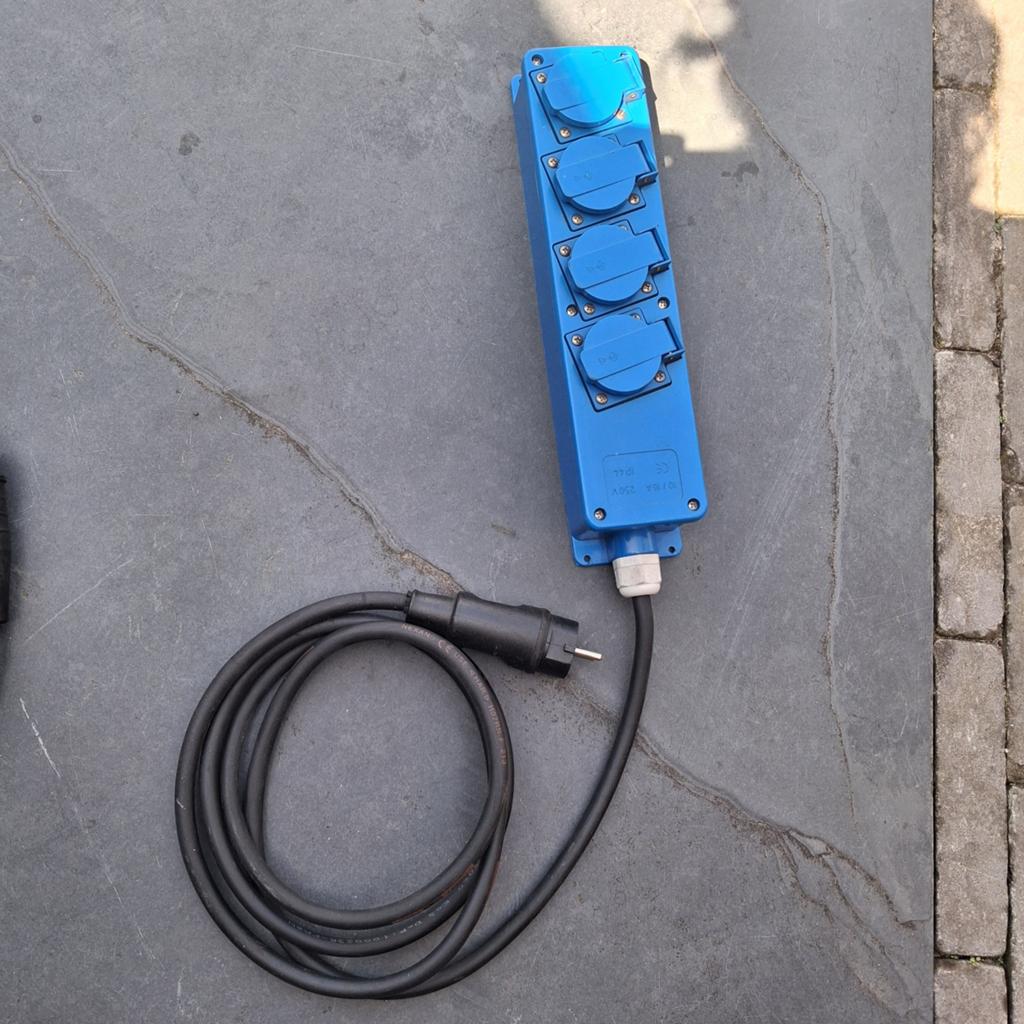 Keraf 15 Verdeelblok Buiten IP44 met Aansluitsnoer, Doe-het-zelf en Verbouw, Elektra en Kabels, Ophalen of Verzenden, Gebruikt