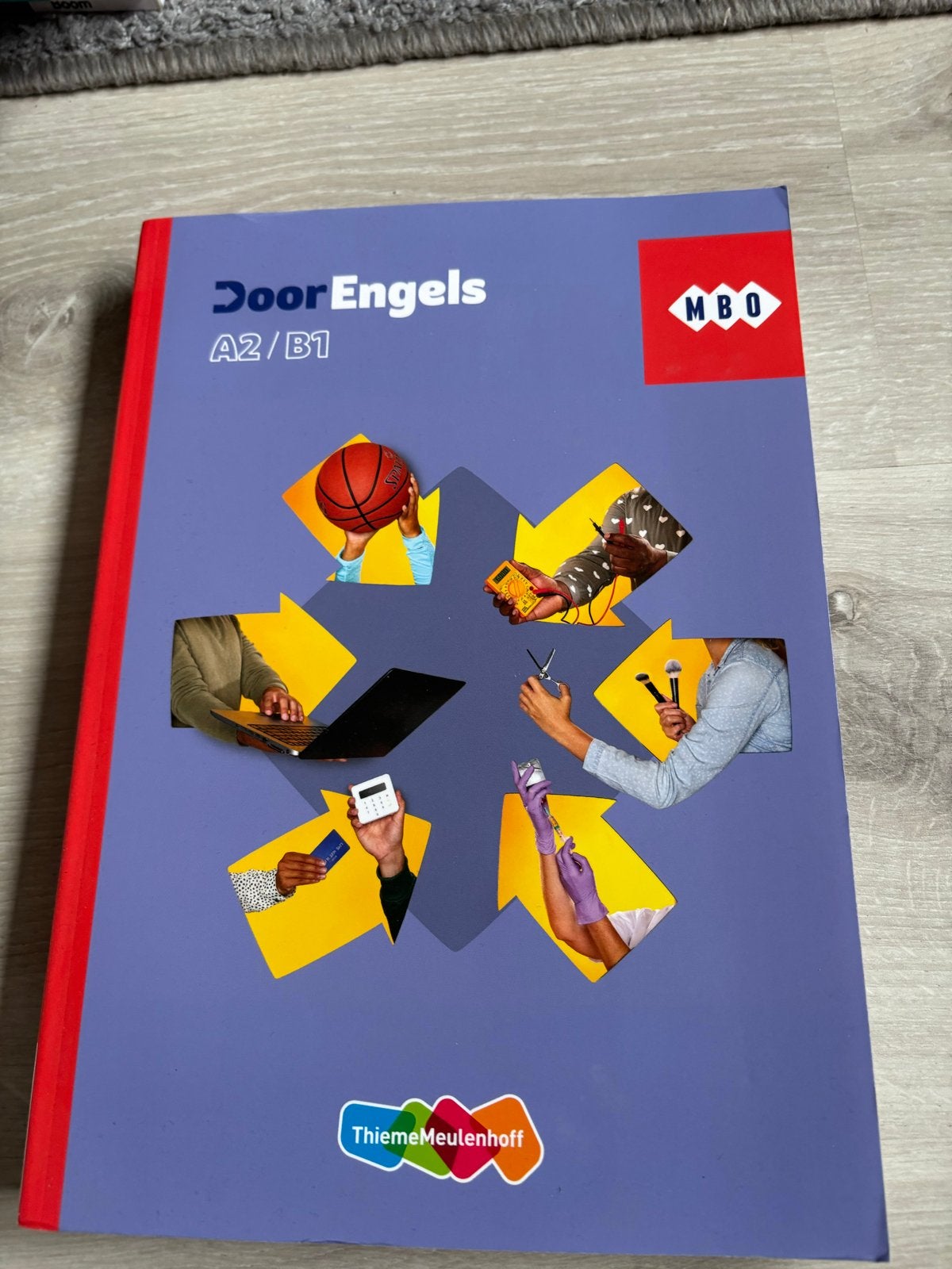 Door Engels A2/B1 - Thiememeulenhoff, Ophalen, Zo goed als nieuw, Overige niveaus, Engels