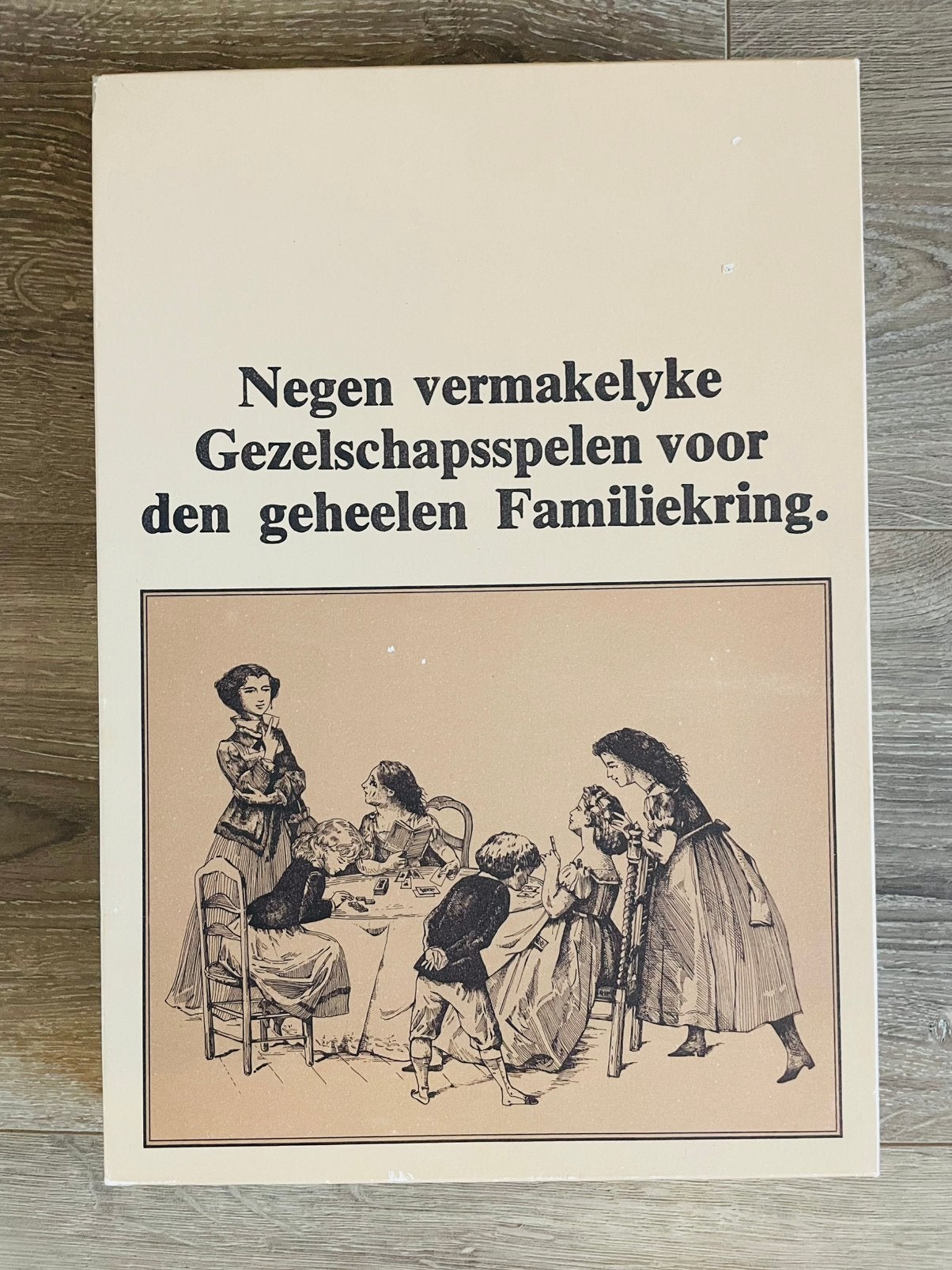 Vintage spellendoos met 9 gezelschapsspellen, Hobby en Vrije tijd, Ophalen of Verzenden, Zo goed als nieuw