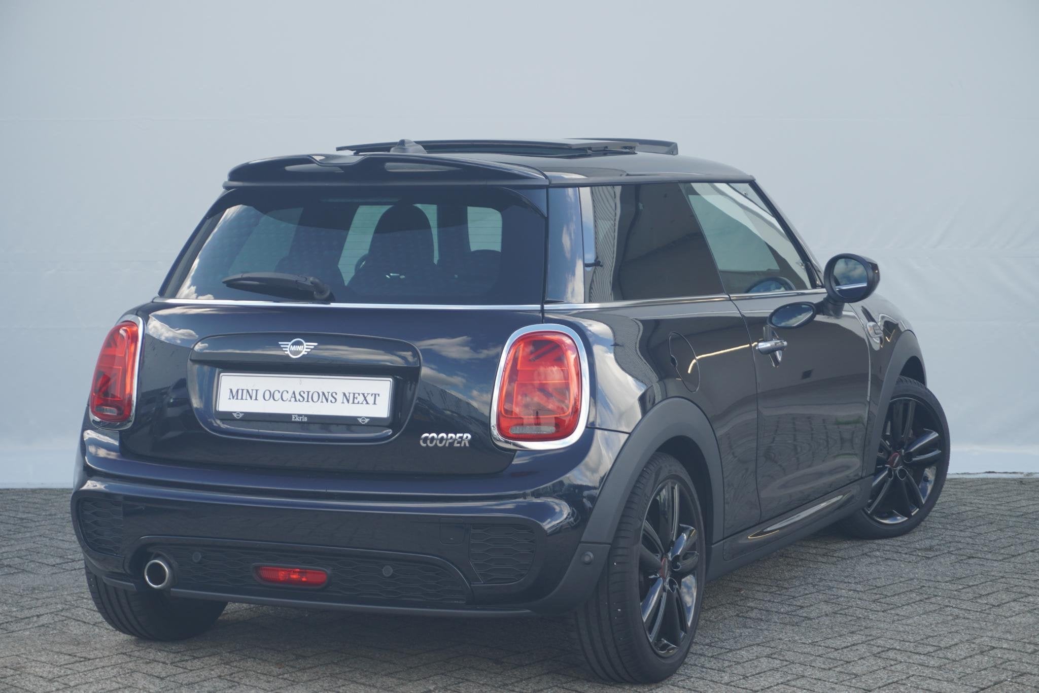MINI 3-Deurs Cooper | John Cooper Works Uitvoering | Harman, Gebruikt, Met garantie (alle), 49 €/maand, Origineel Nederlands