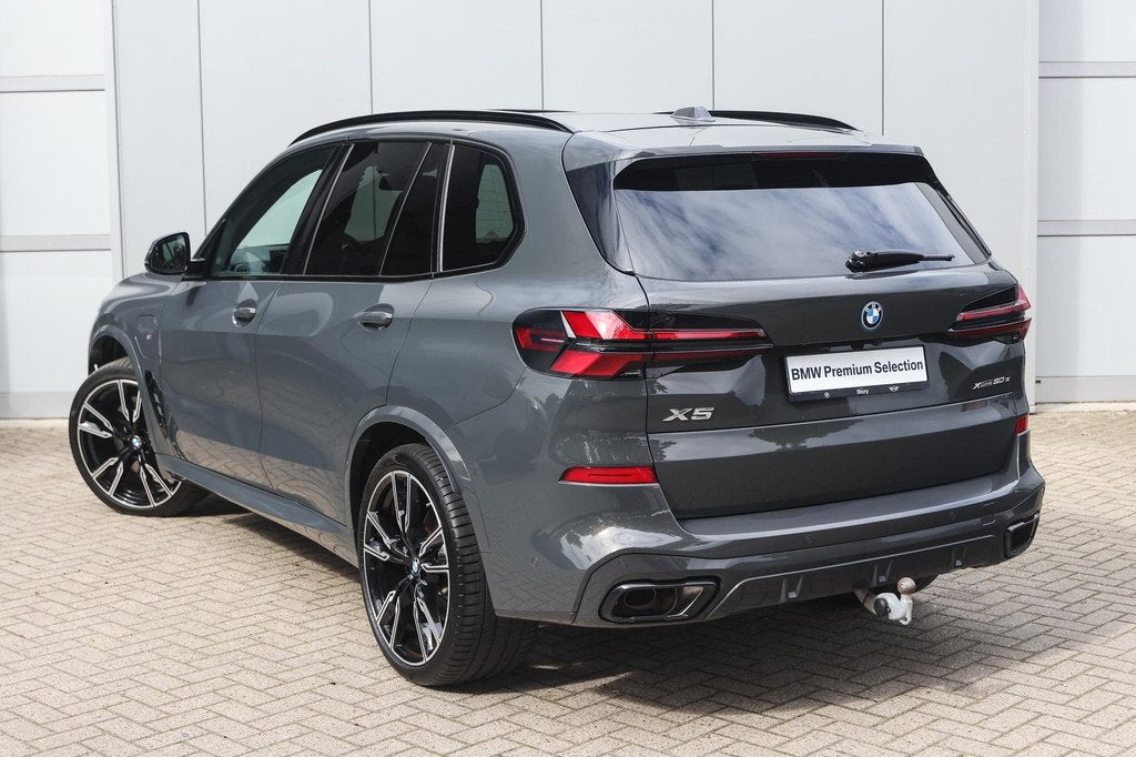 BMW X5 xDrive50e M Sport Automaat / Trekhaak / Panoramadak /, Auto's, Gebruikt, 2395 kg, Met garantie (alle), 489 pk