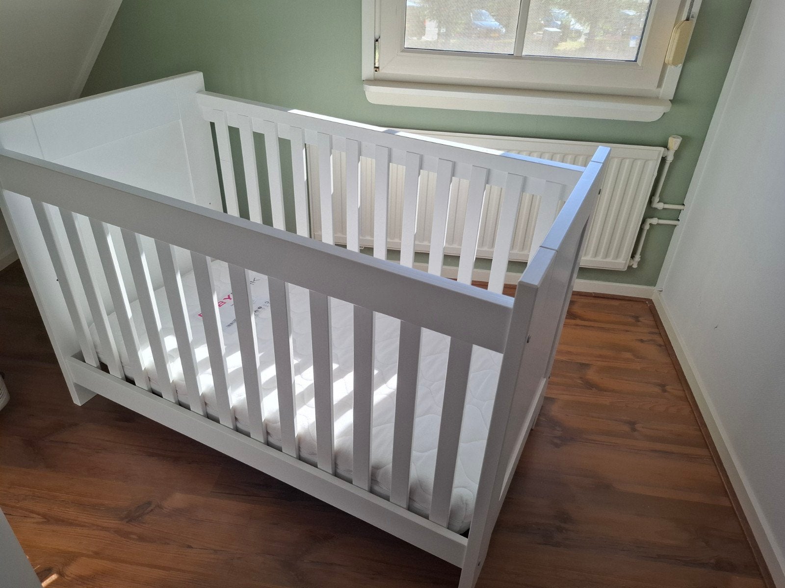 Wit Babybedje met Matras - Zo goed als nieuw, Ophalen, Zo goed als nieuw, Ledikant