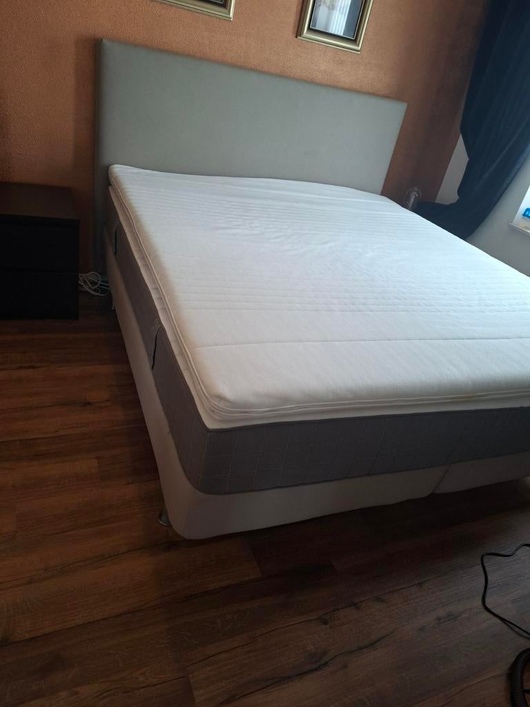 Ikea bed matras en topper goede staat 180 x 200 boxspring, Ophalen, Gebruikt, Overige kleuren, Tweepersoons