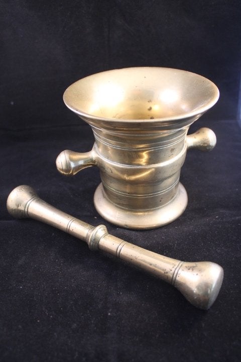 Antieke zwaar bronzen vijzel met stamper, Ophalen of Verzenden, Brons