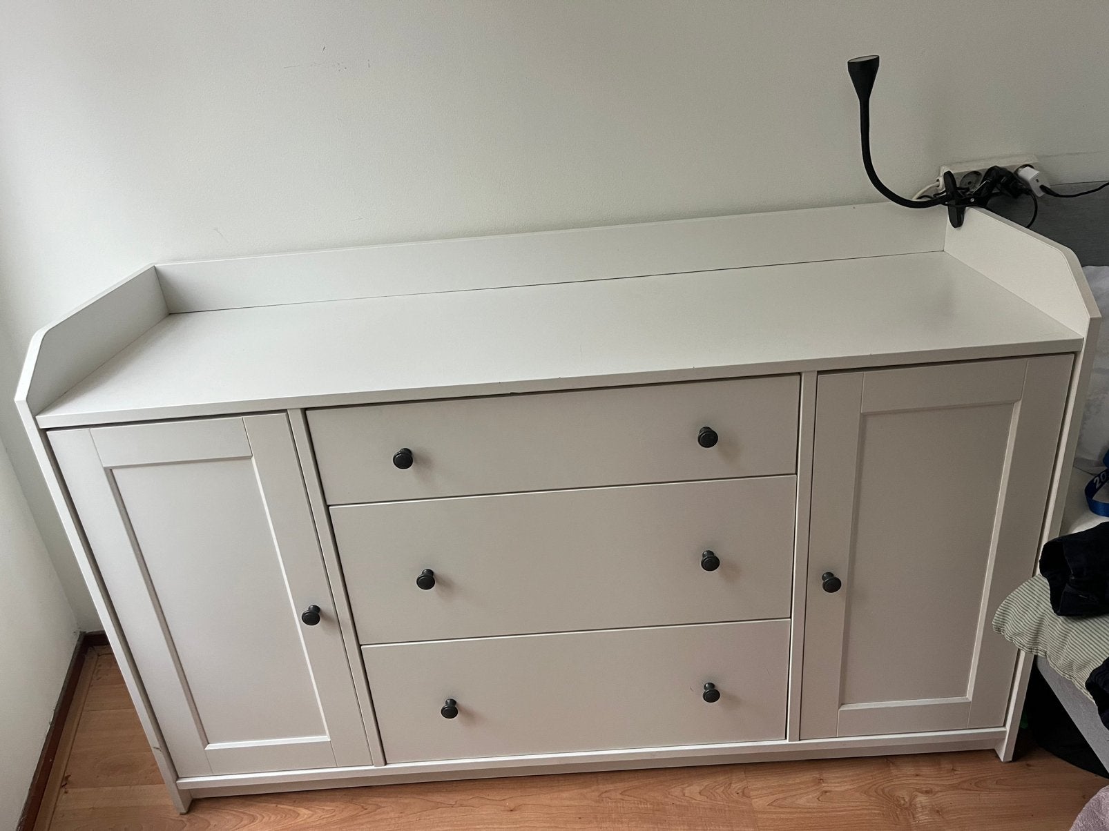 Hauga kast wit, Ophalen, Zo goed als nieuw, 25 tot 50 cm, 100 tot 150 cm