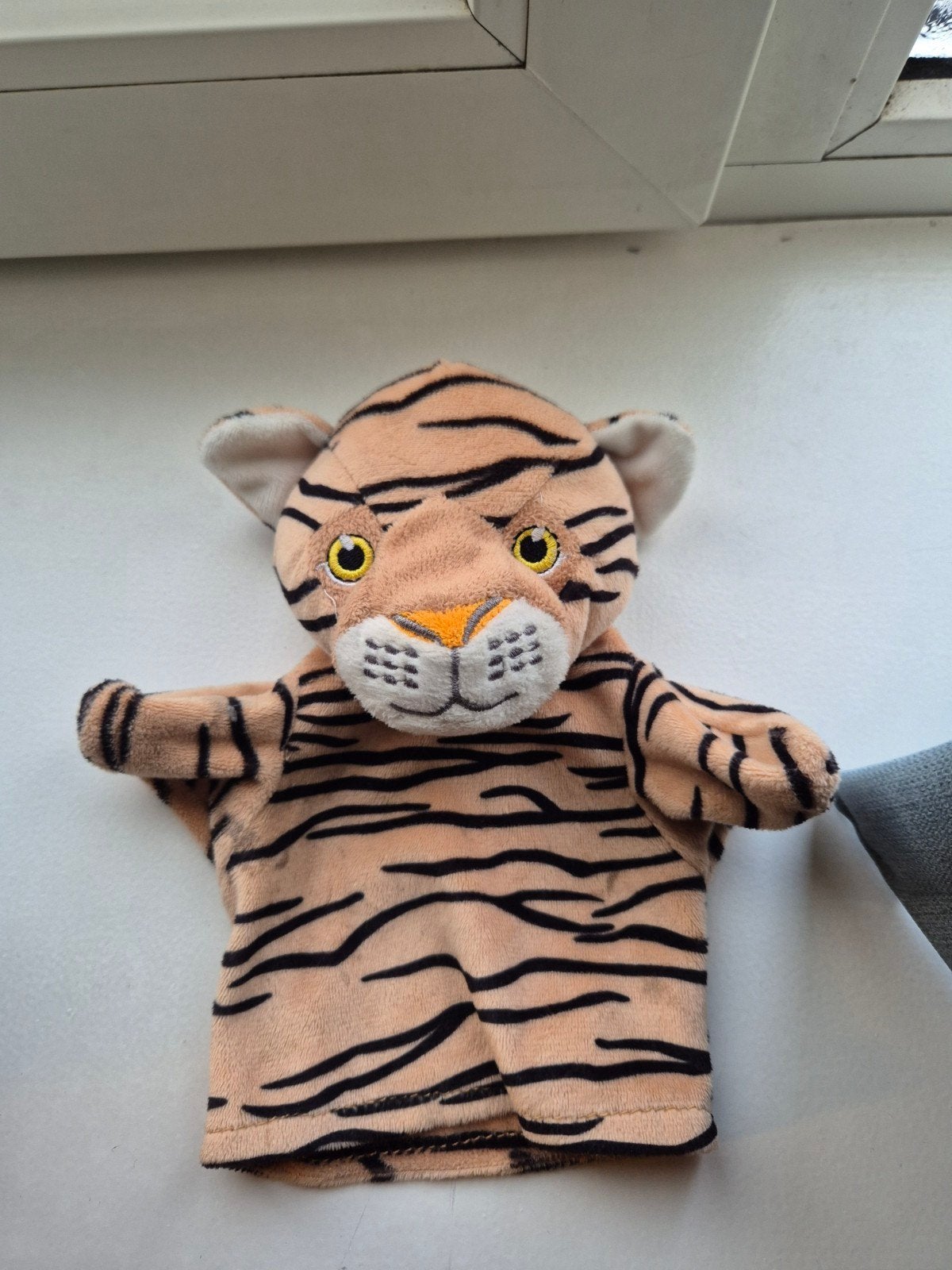 Leuke tijger handpop - perfect voor speeltijd!, Oranje, Ophalen of Verzenden, Zo goed als nieuw, Klein (minder dan 20 cm)