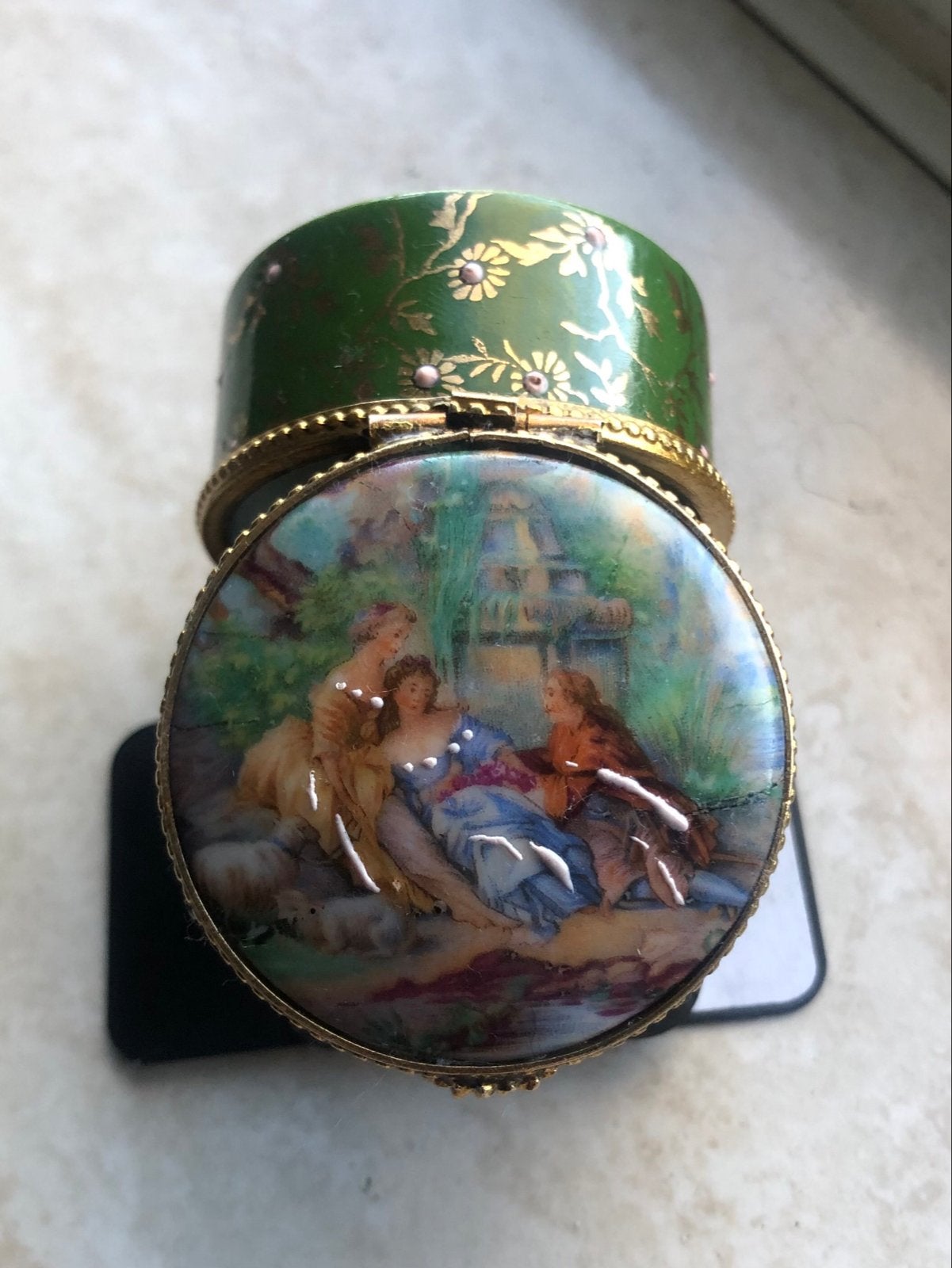 Limoges Pillendoosje emaille 1960 - 22 Karaat Geschilderd, Antiek en Kunst, Ophalen of Verzenden