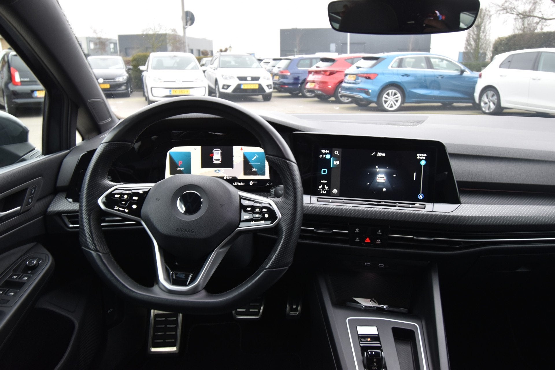 Volkswagen Golf 1.5 eTSI R-Line Business , BIN+BUIT R-LINE ,, 1325 kg, Euro 6, 4 cilinders, Alcantara