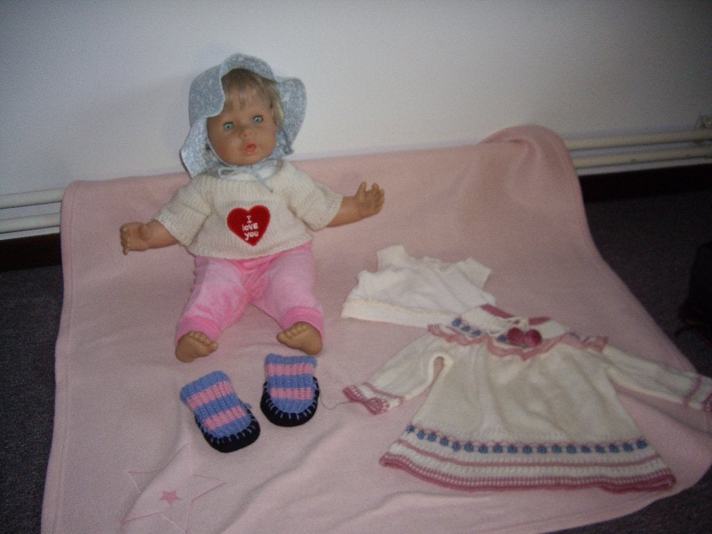 baby pop 62 cm past babykleding + extra kleding, Ophalen, Zo goed als nieuw, Babypop