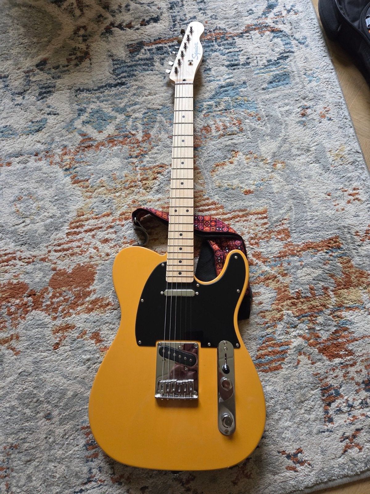 Mooi geel is niet lelijk, Squier Telecaster gitaar, Muziek en Instrumenten, Ophalen, Zo goed als nieuw, Solid body, Fender
