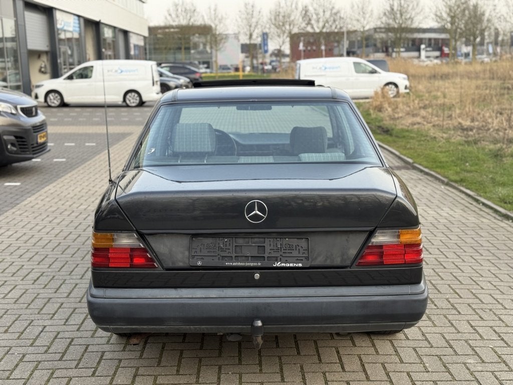 Mercedes-Benz E-Klasse 200-500 250D Oldtimer | CV | STOELVER, foto 5