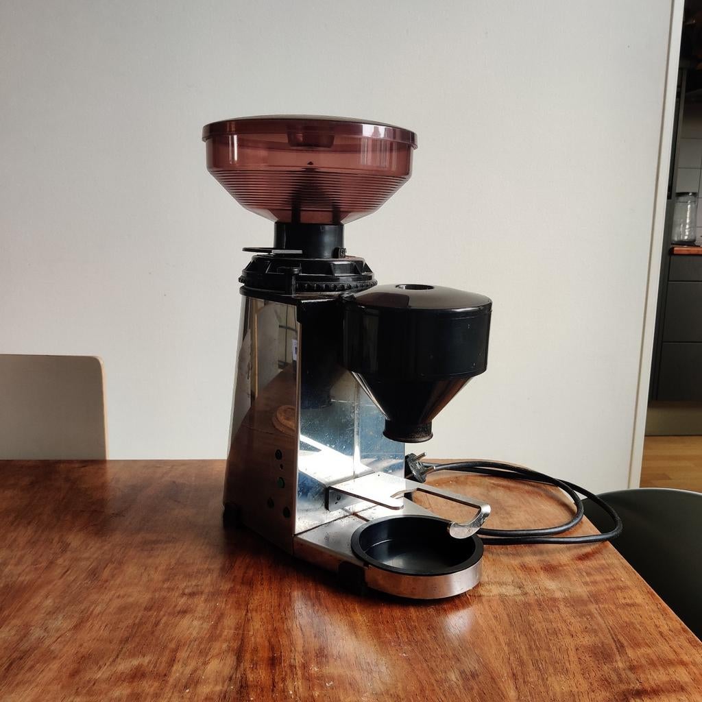 Coffee grinder with adjustable grind size and beans hopper, Ophalen, Gebruikt, Overige modellen, Gemalen koffie