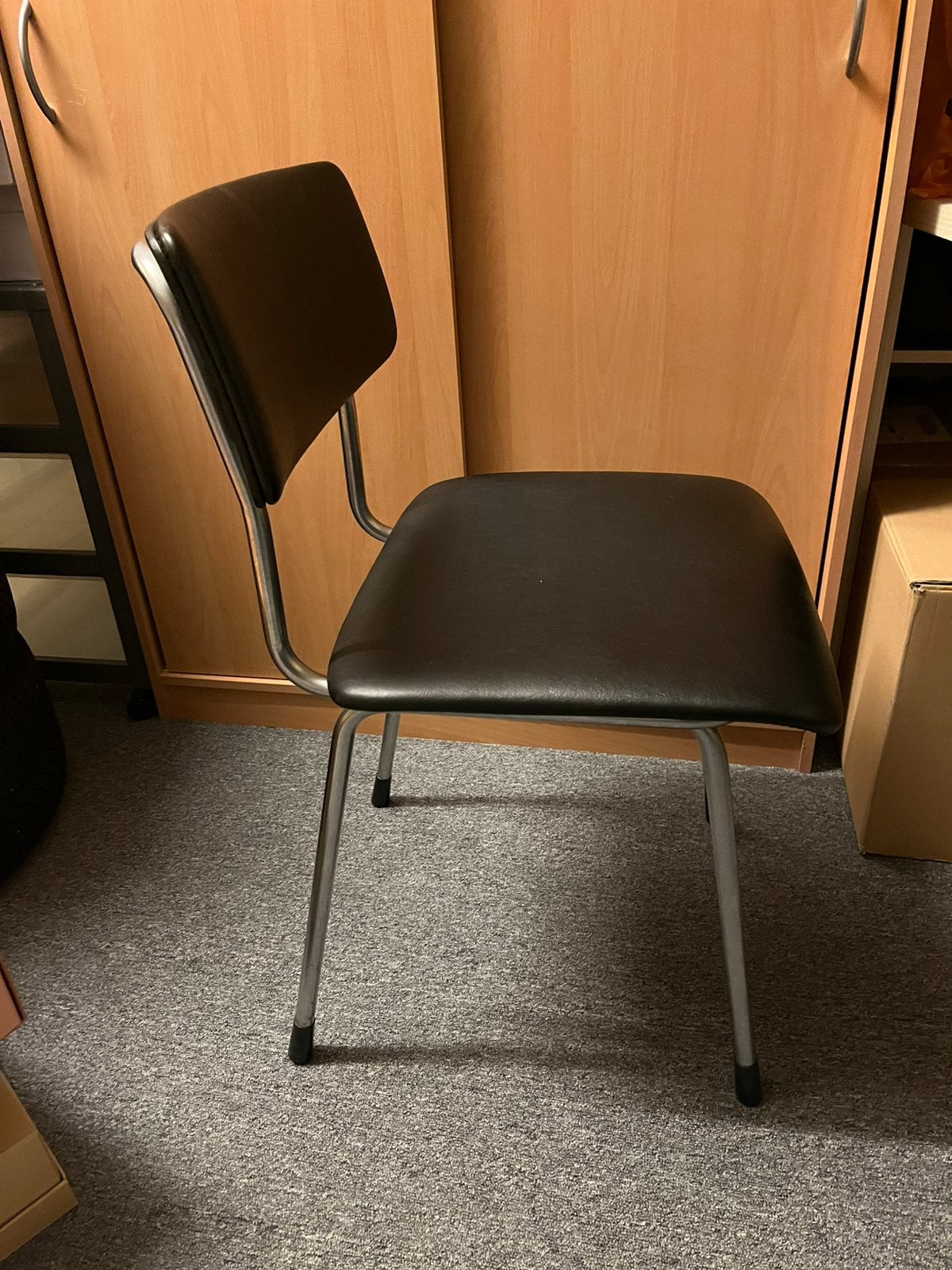 Salon/wachtkamer/bureau stoel ijzer zwart leer, Huis en Inrichting, Stoelen, Ophalen, Zwart, Leer, Zo goed als nieuw