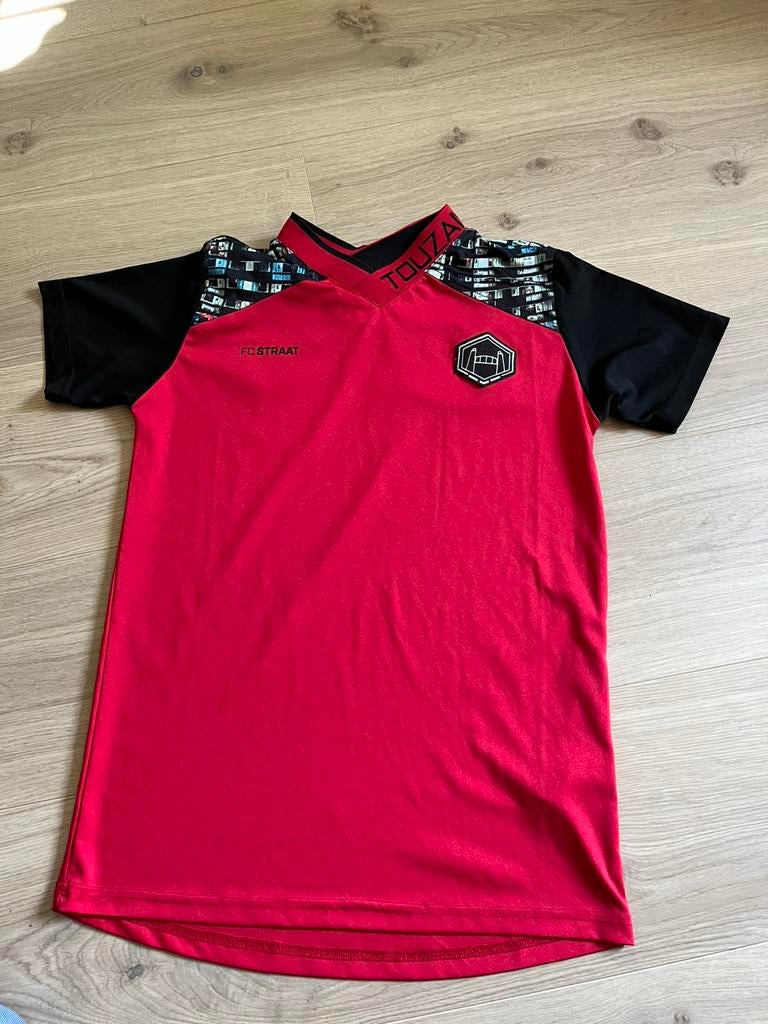 Touzani shirt, Ophalen of Verzenden, Zo goed als nieuw, Jongen, Sport- of Zwemkleding