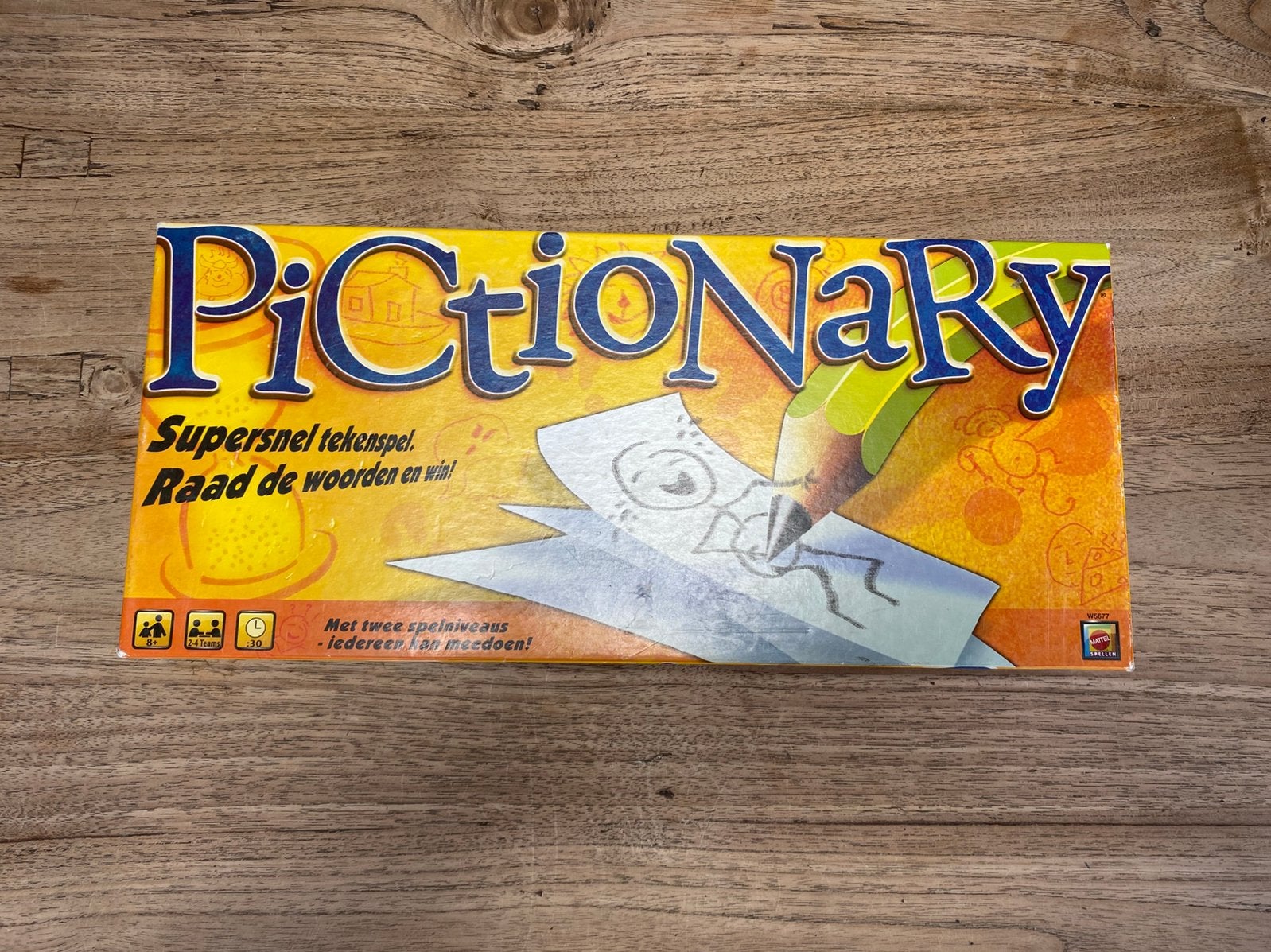 Mattel Pictionary (junior en volwassenen vragen), zgan, Ophalen of Verzenden, Zo goed als nieuw
