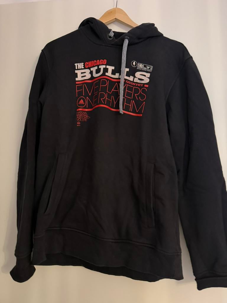 Mooie Chicago Bulls trui van Adidas Official als Nieuw!, Ophalen of Verzenden, Zo goed als nieuw, Maat 38/40 (M), Rood