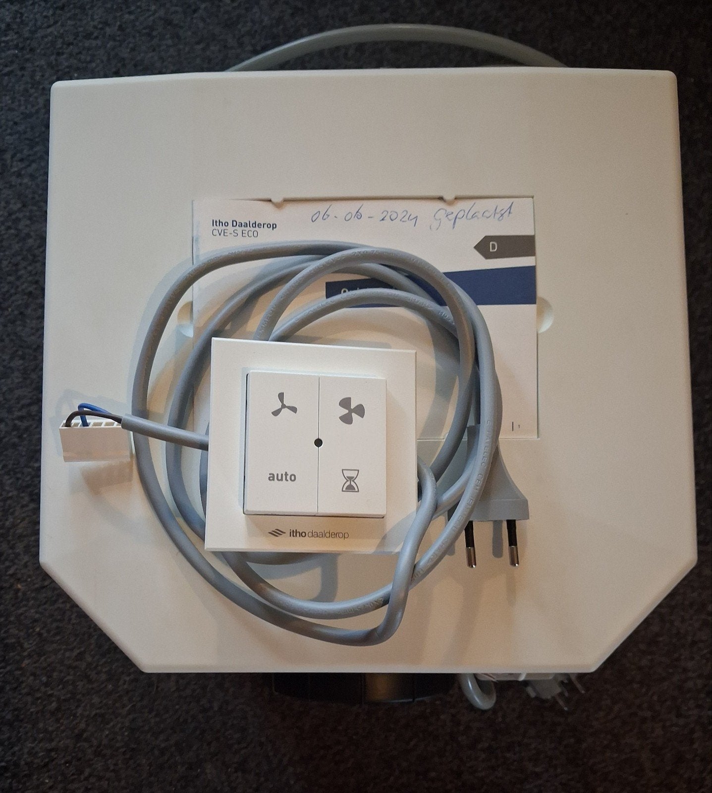 Itho ventilatie box met draadloze afstandsbediening., Ophalen of Verzenden, Zo goed als nieuw, Afzuiger