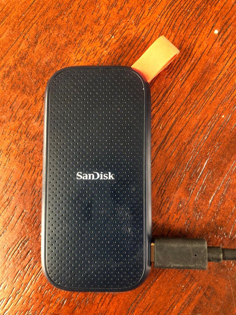 SanDisk Portable SSD (bijgewerkte firmware) - 1 TB, Computers en Software, Harde schijven, SSD, Zo goed als nieuw, 1TB, Laptop