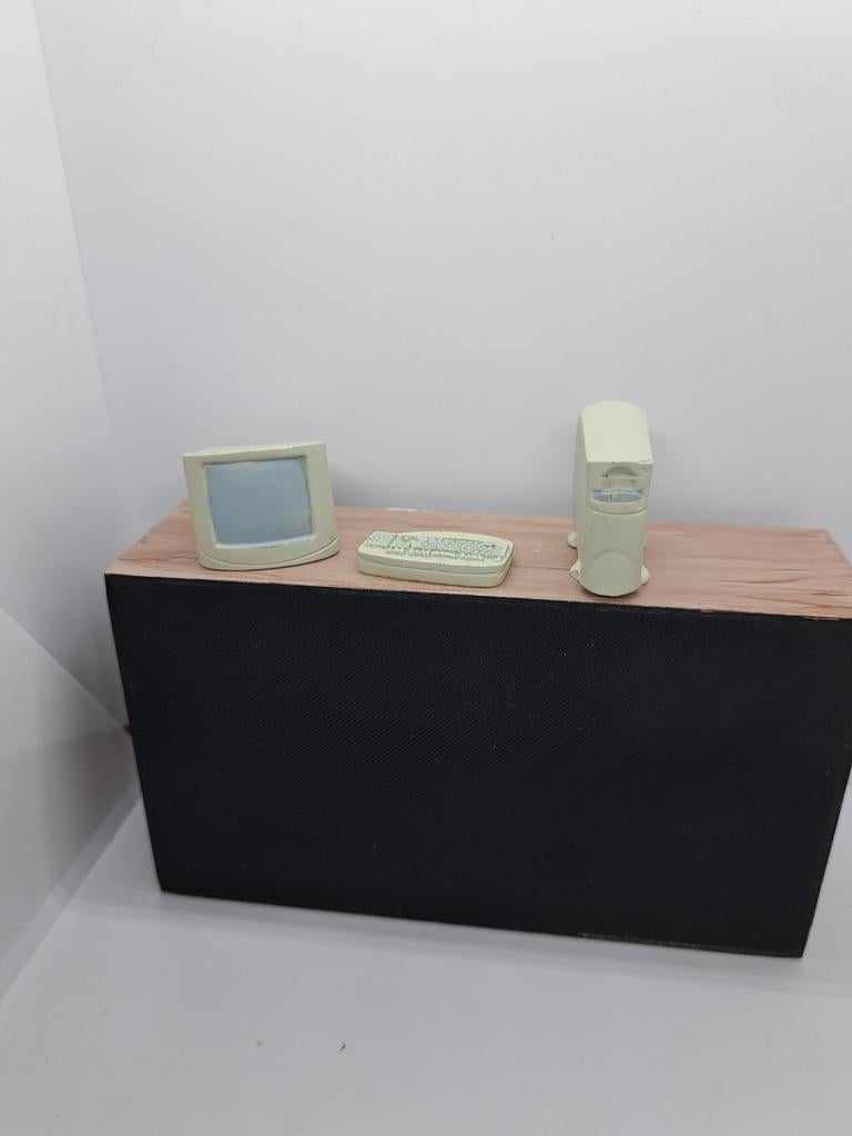 Resin computer 1:12, Ophalen of Verzenden, Zo goed als nieuw, Poppenhuis