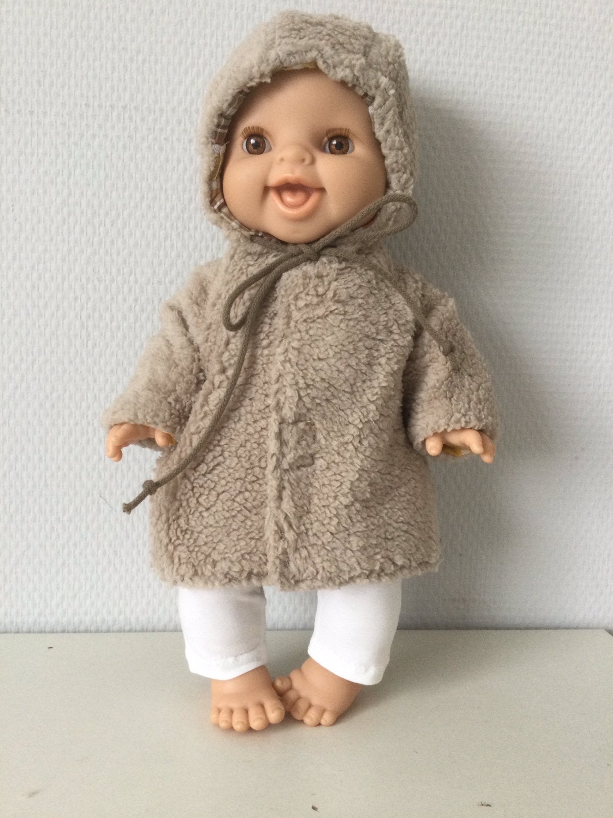 Poppenkleertjes babypop 34 cm Reina Paola pop 34 cm jasje, Ophalen of Verzenden, Nieuw, Babypop