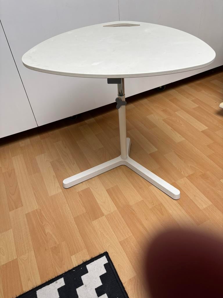 Ikea kantel/ bijzet /computer tafeltje, Ophalen, Gebruikt