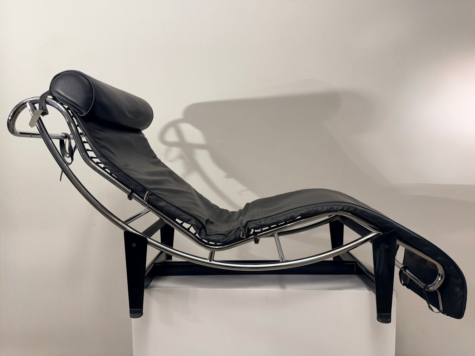 Iconische Cassina LC4 Chaise Longue - Le Corbusier, Ophalen, Gebruikt, Eenpersoons, Leer