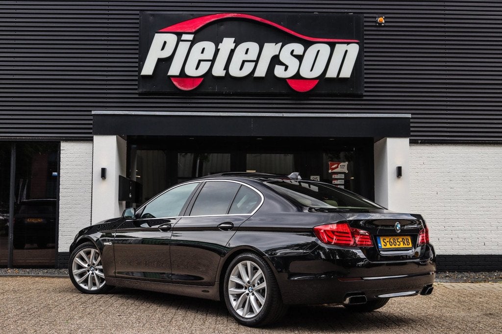 BMW 5-serie 550i High Executive PANO MEMORY VASTE PRIJS, Automaat, Euro 5, Achterwielaandrijving, Gebruikt