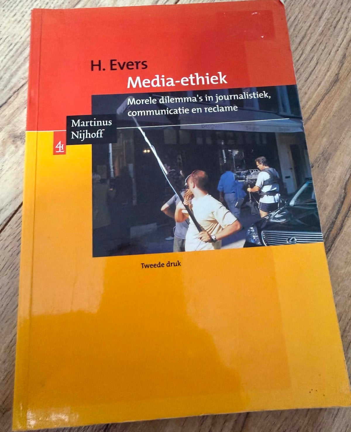 Media-ethiek: Morele dilemma's in journalistiek en reclame, Ophalen, Gamma, Gelezen, HBO