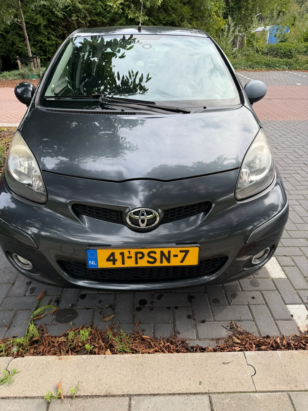 Toyota Aygo 1.0 12V Vvt-i 5DRS 2011 Grijs, Voorwielaandrijving, 4 stoelen, 68 pk, Origineel Nederlands