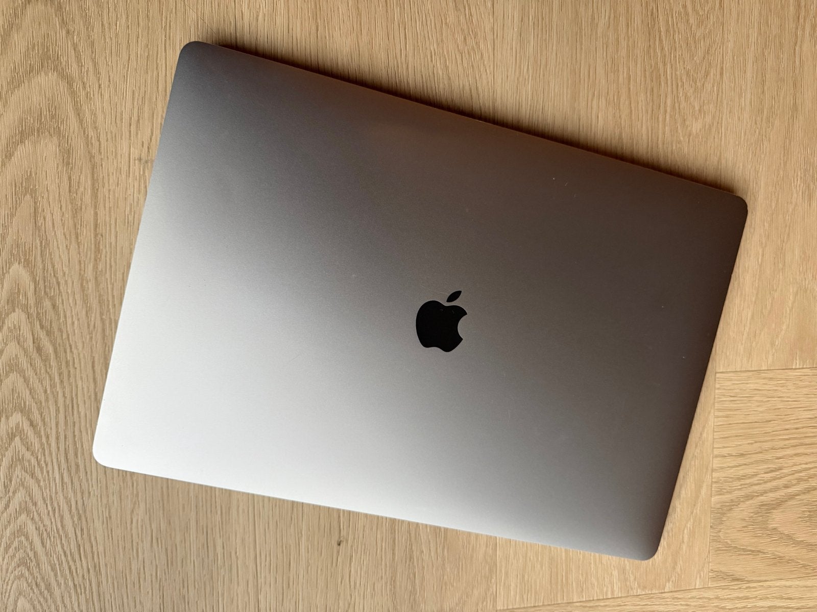MacBook Pro 16inch 16gb 2019 (kapot scherm), MacBook Pro, 2 tot 3 Ghz, Qwerty, 8 GB