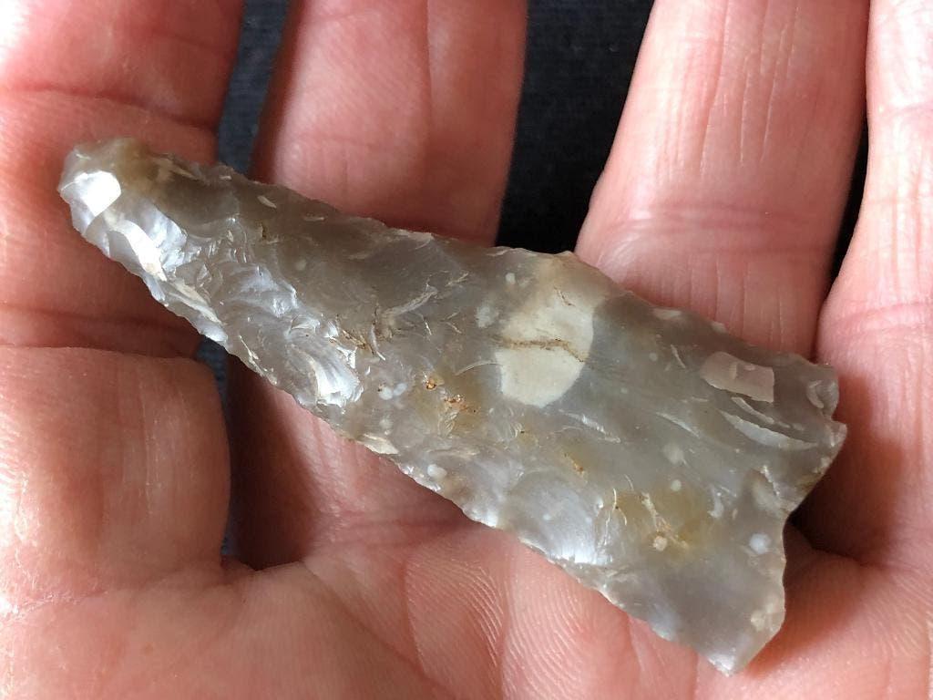 Bodemvondst Steentijd fraai DOLKJE 4000 jr. oud VUURSTEEN, Antiek en Kunst, Ophalen of Verzenden