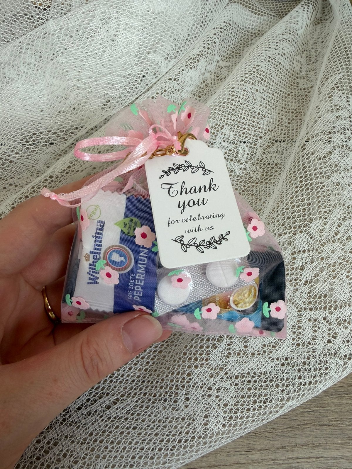 Bedankjes in organza zakje 48x, Ophalen of Verzenden, Nieuw, Overige typen, Geboorte of Huwelijk